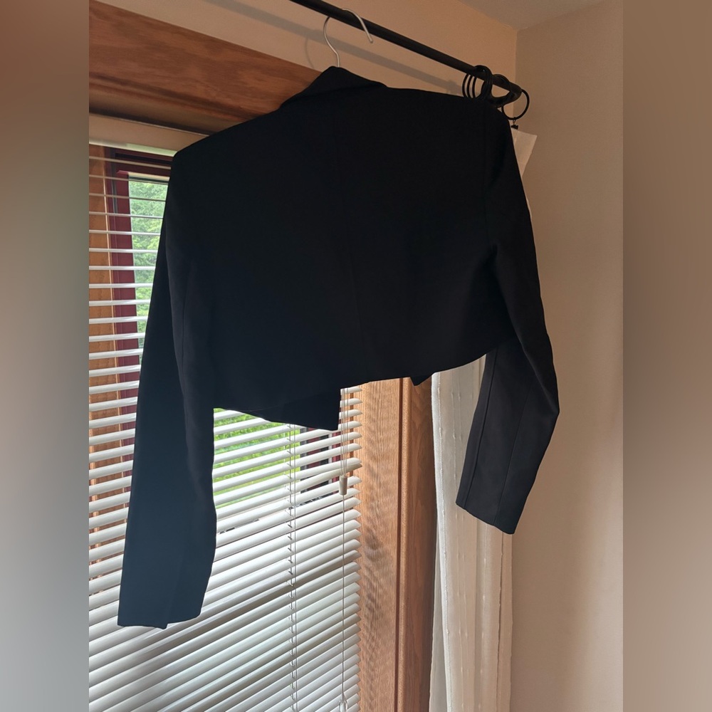 Zara Black Cropped Blazer - Picture 2 of 3